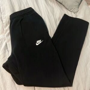 Men’s black Nike sweatpants size M